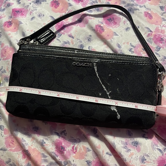 Coach zip around wallet wristlet used once - Picture 6 of 6
